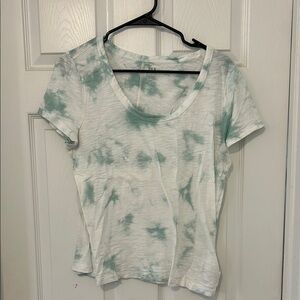 GAP White and Green Fitted Short Sleeve Tee MUST BUNDLE
